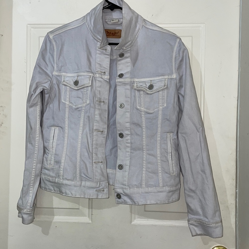 Levi’s white tag denim jacket. M
